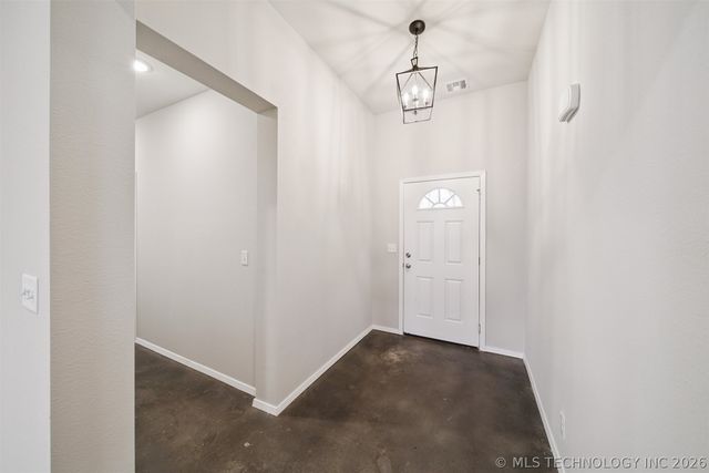 215 N Broadway Street, Skiatook, OK 74070