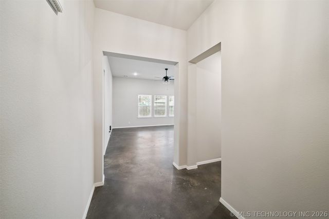 215 N Broadway Street, Skiatook, OK 74070