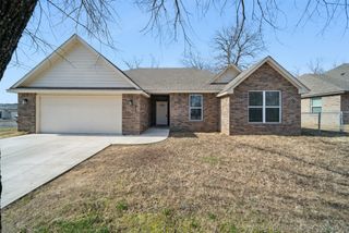 215 N Broadway Street, Skiatook, OK 74070