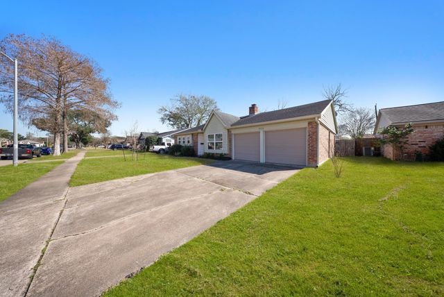 9115 Tanager Street, Houston, TX 77036