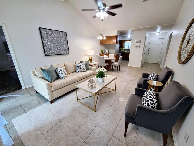 55 Summer Crest Circle, The Woodlands, TX 77381