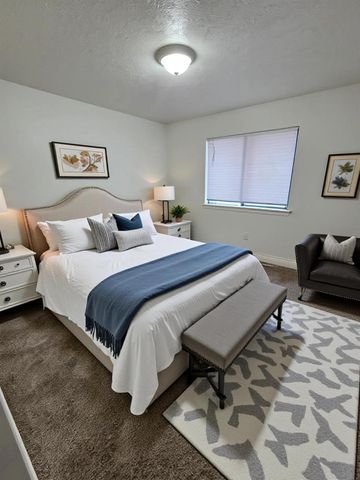 55 Summer Crest Circle, The Woodlands, TX 77381