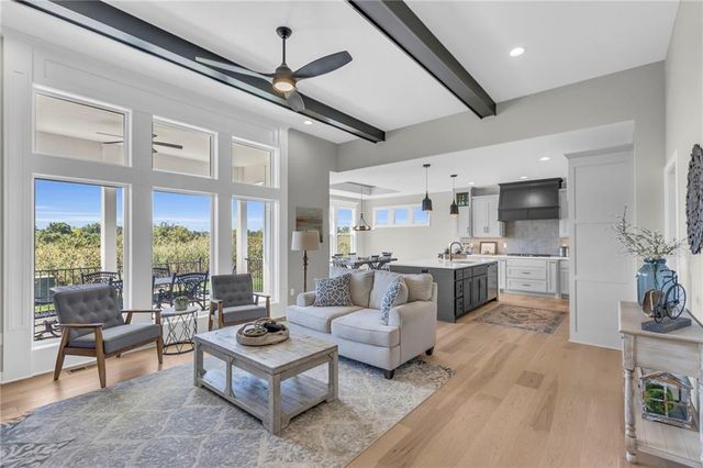 9282 Pickering Street, Lenexa, KS 66227
