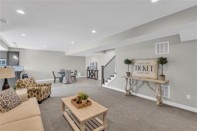 9282 Pickering Street, Lenexa, KS 66227