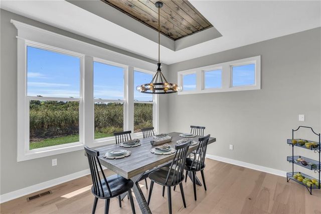 9282 Pickering Street, Lenexa, KS 66227