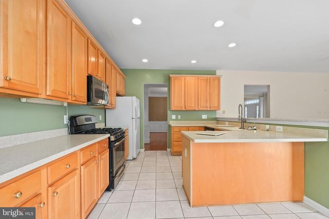 1988 PENFOLD COURT, Woodbridge, VA 22192
