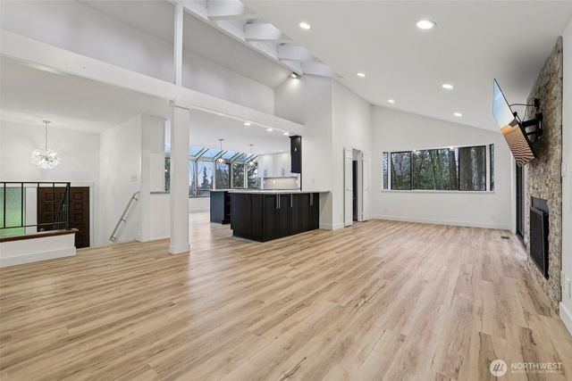 7033 NE 148th Place, Kenmore, WA 98028