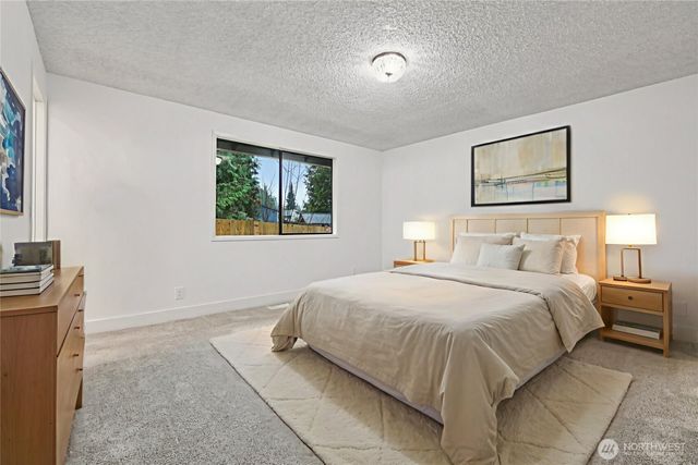 7033 NE 148th Place, Kenmore, WA 98028