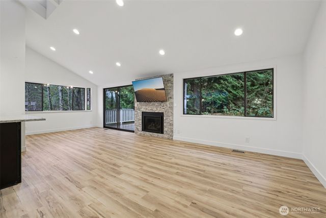 7033 NE 148th Place, Kenmore, WA 98028