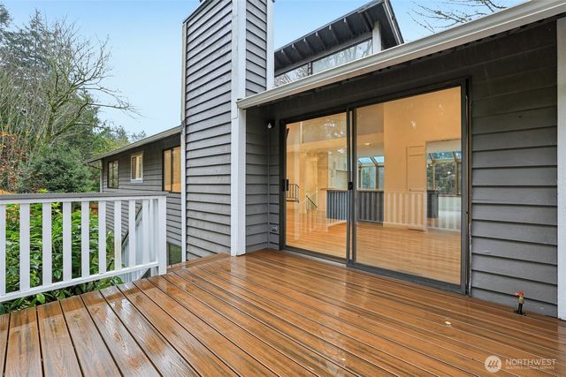 7033 NE 148th Place, Kenmore, WA 98028