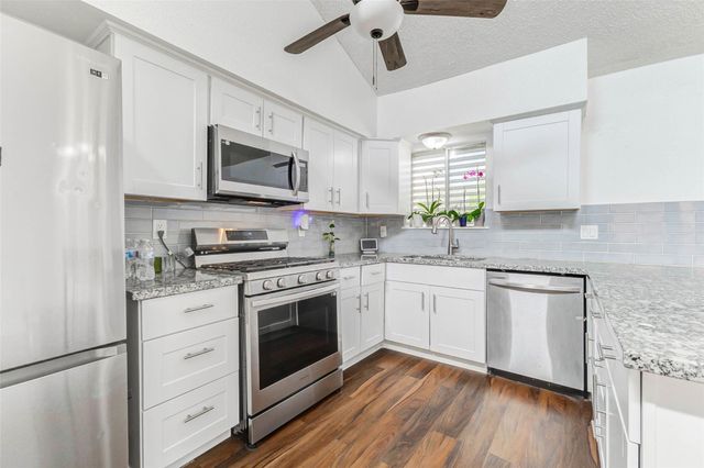 4322 Billy Lane, Fresno, TX 77545