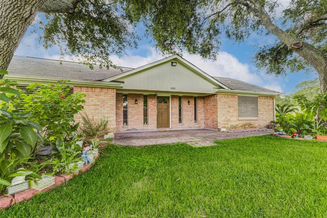 4322 Billy Lane, Fresno, TX 77545