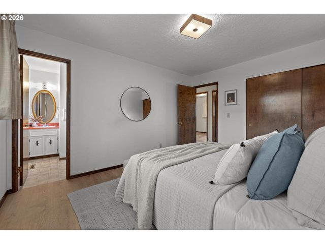 18810 Ne CLACKAMAS St, Portland, OR 97230