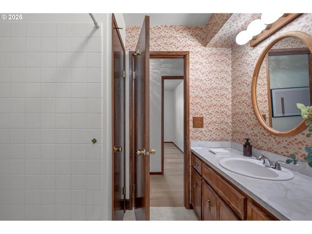 18810 Ne CLACKAMAS St, Portland, OR 97230