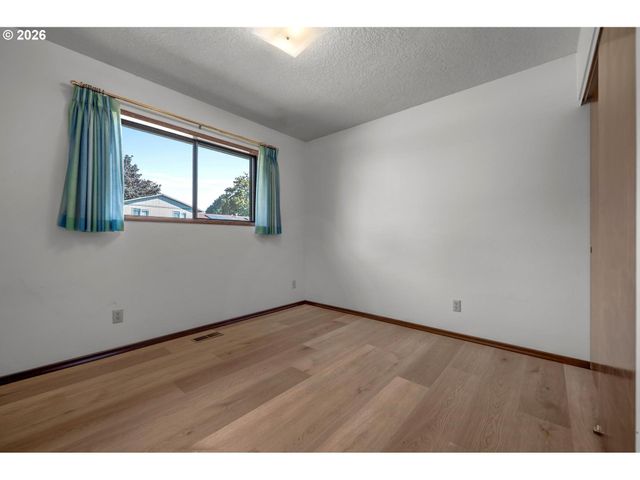 18810 Ne CLACKAMAS St, Portland, OR 97230