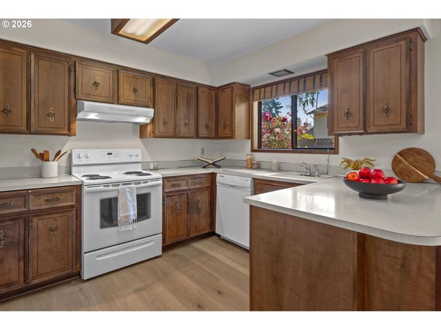 18810 Ne CLACKAMAS St, Portland, OR 97230