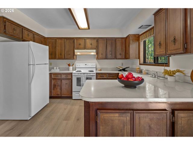 18810 Ne CLACKAMAS St, Portland, OR 97230