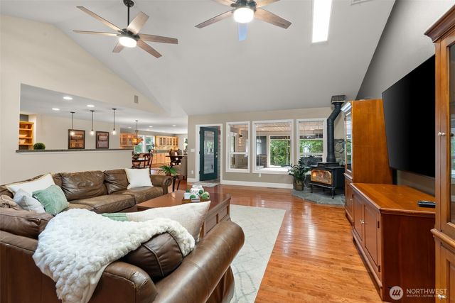 3301 Gravelly Beach Loop NW, Olympia, WA 98502