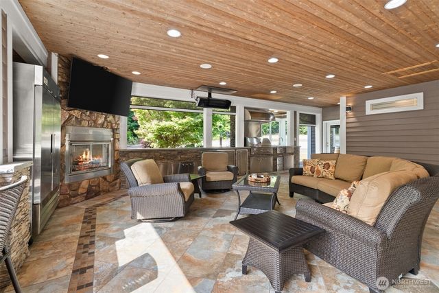 3301 Gravelly Beach Loop NW, Olympia, WA 98502