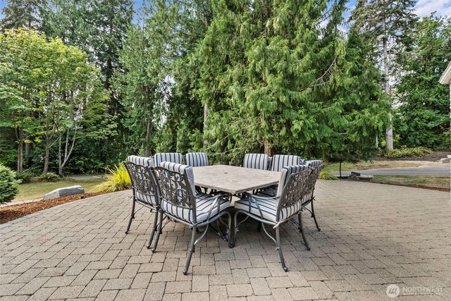 3301 Gravelly Beach Loop NW, Olympia, WA 98502