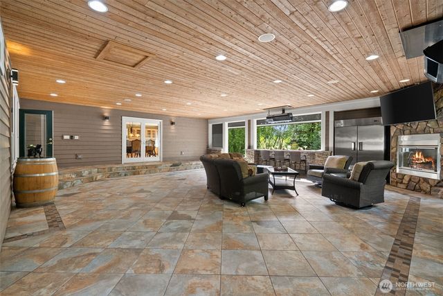3301 Gravelly Beach Loop NW, Olympia, WA 98502