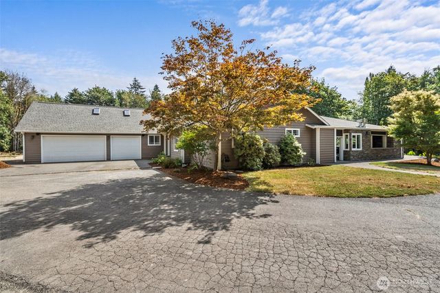 3301 Gravelly Beach Loop NW, Olympia, WA 98502