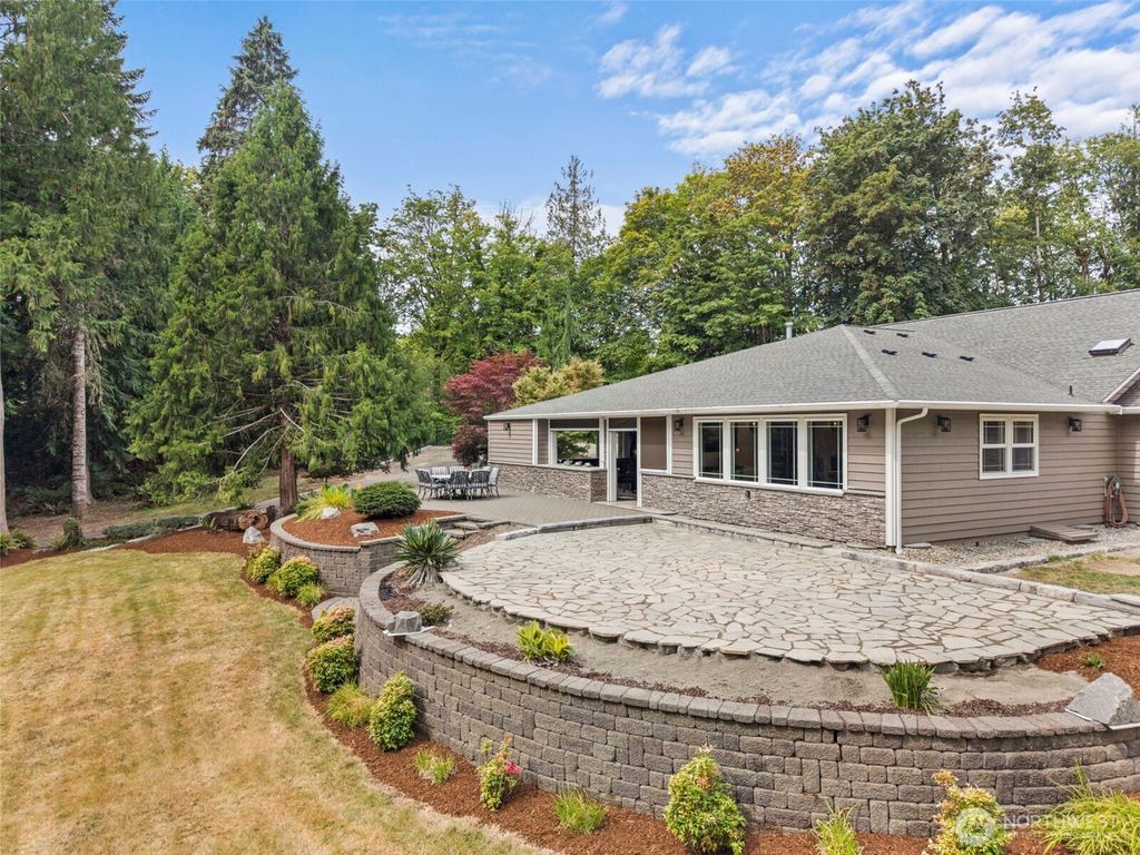 3301 Gravelly Beach Loop NW, Olympia, WA 98502