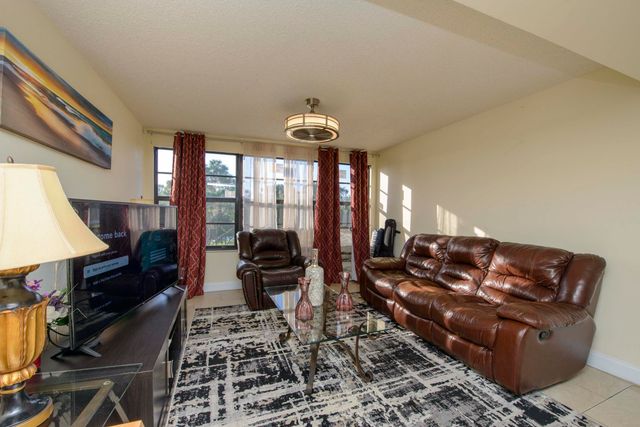 3515 Village Boulevard 304, West Palm Beach, FL 33409