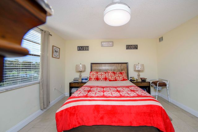 3515 Village Boulevard 304, West Palm Beach, FL 33409