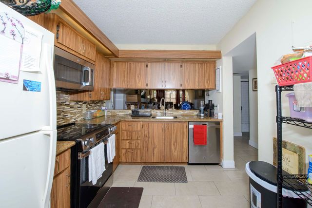 3515 Village Boulevard 304, West Palm Beach, FL 33409