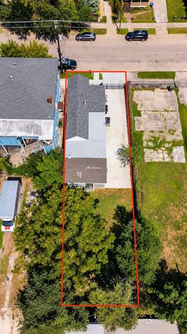 3823 Sealy Street, Galveston, TX 77550