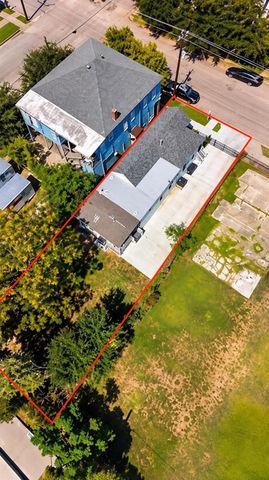 3823 Sealy Street, Galveston, TX 77550