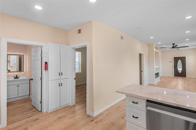 3823 Sealy Street, Galveston, TX 77550