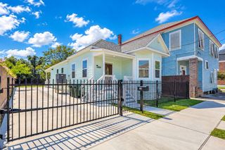 3823 Sealy Street, Galveston, TX 77550