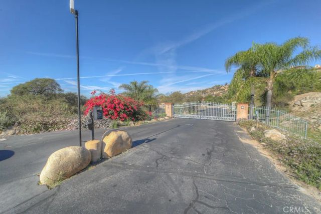 1991 Via Ladera, Fallbrook, CA 92028