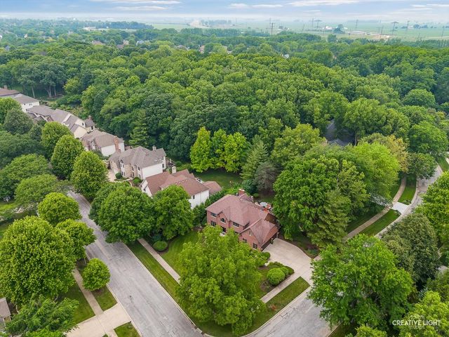 1033 Forest Trail, Sugar Grove, IL 60554