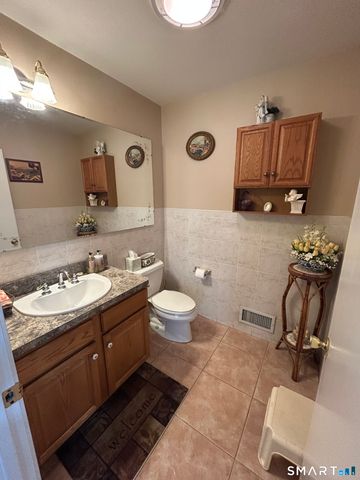 720 Circular Avenue, Hamden, CT 06514