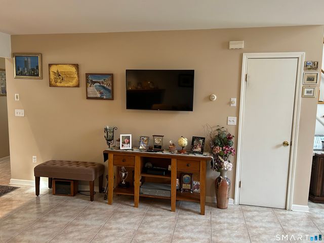 720 Circular Avenue, Hamden, CT 06514