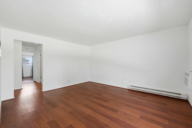 4439 Arbor Circle 1, Downers Grove, IL 60515