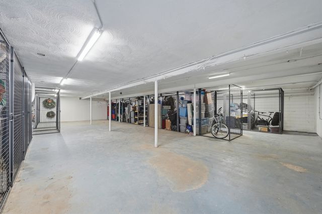 4439 Arbor Circle 1, Downers Grove, IL 60515