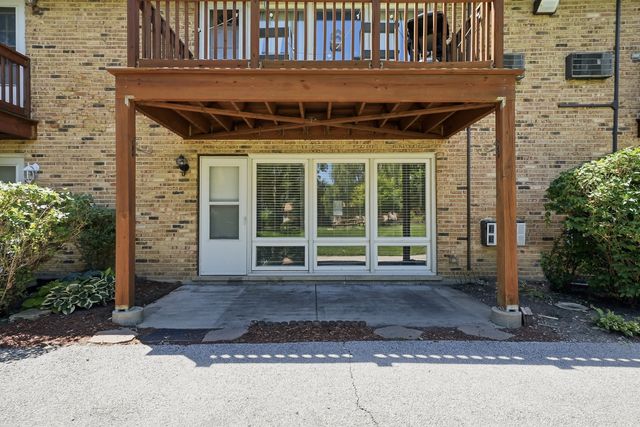 4439 Arbor Circle 1, Downers Grove, IL 60515