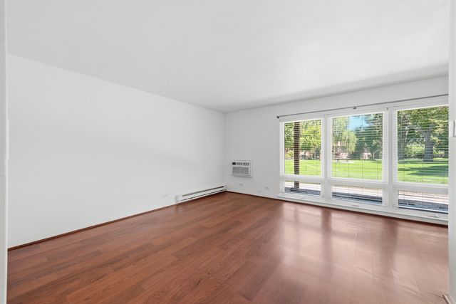4439 Arbor Circle 1, Downers Grove, IL 60515
