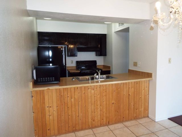 1688 W Village Way, Tempe, AZ 85282