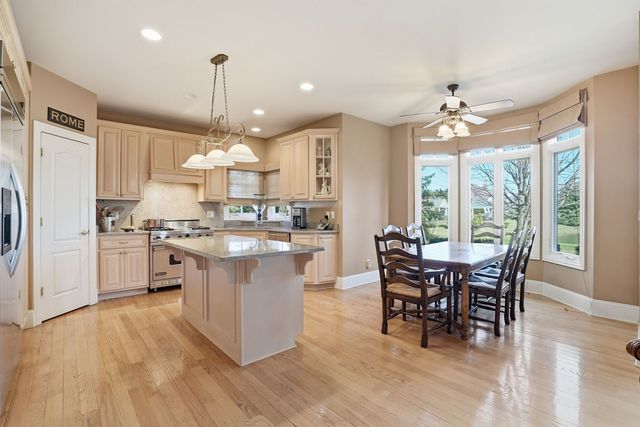 22627 Limestone Court, Frankfort, IL 60423