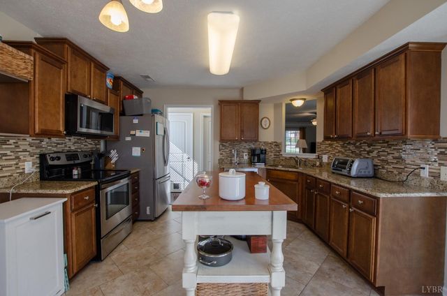 133 Bennett Dr, Lynchburg, VA 24501