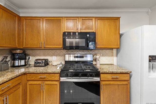 8119 Ellerston, Selma, TX 78154