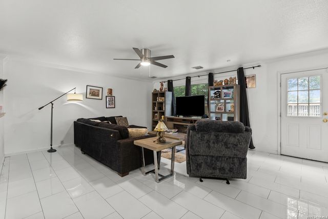 8119 Ellerston, Selma, TX 78154