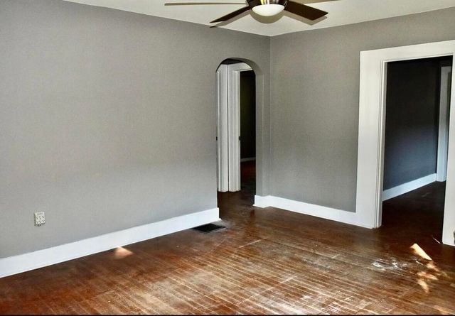 1503 PARIS RD, Columbia, MO 65201