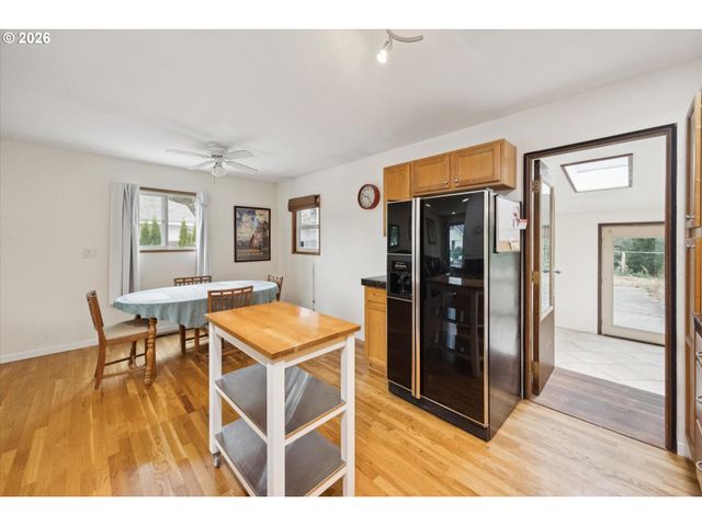7568 N GILBERT Ave, Portland, OR 97203