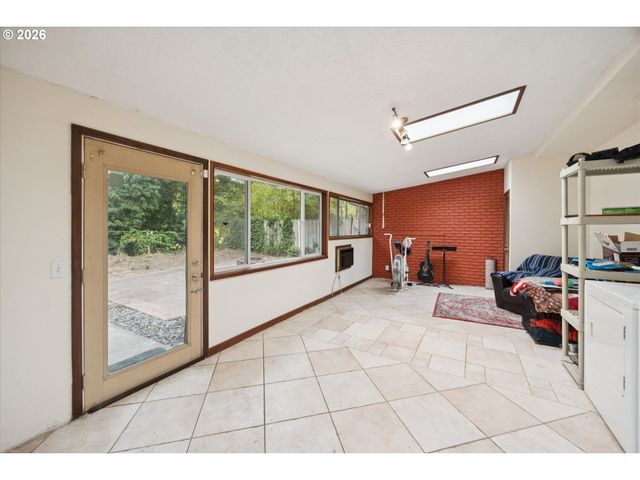 7568 N GILBERT Ave, Portland, OR 97203